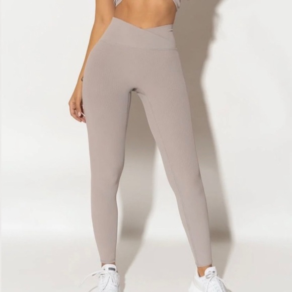 Agent84 Essential Rib Model Legging in Haze - Picture 1 of 9
